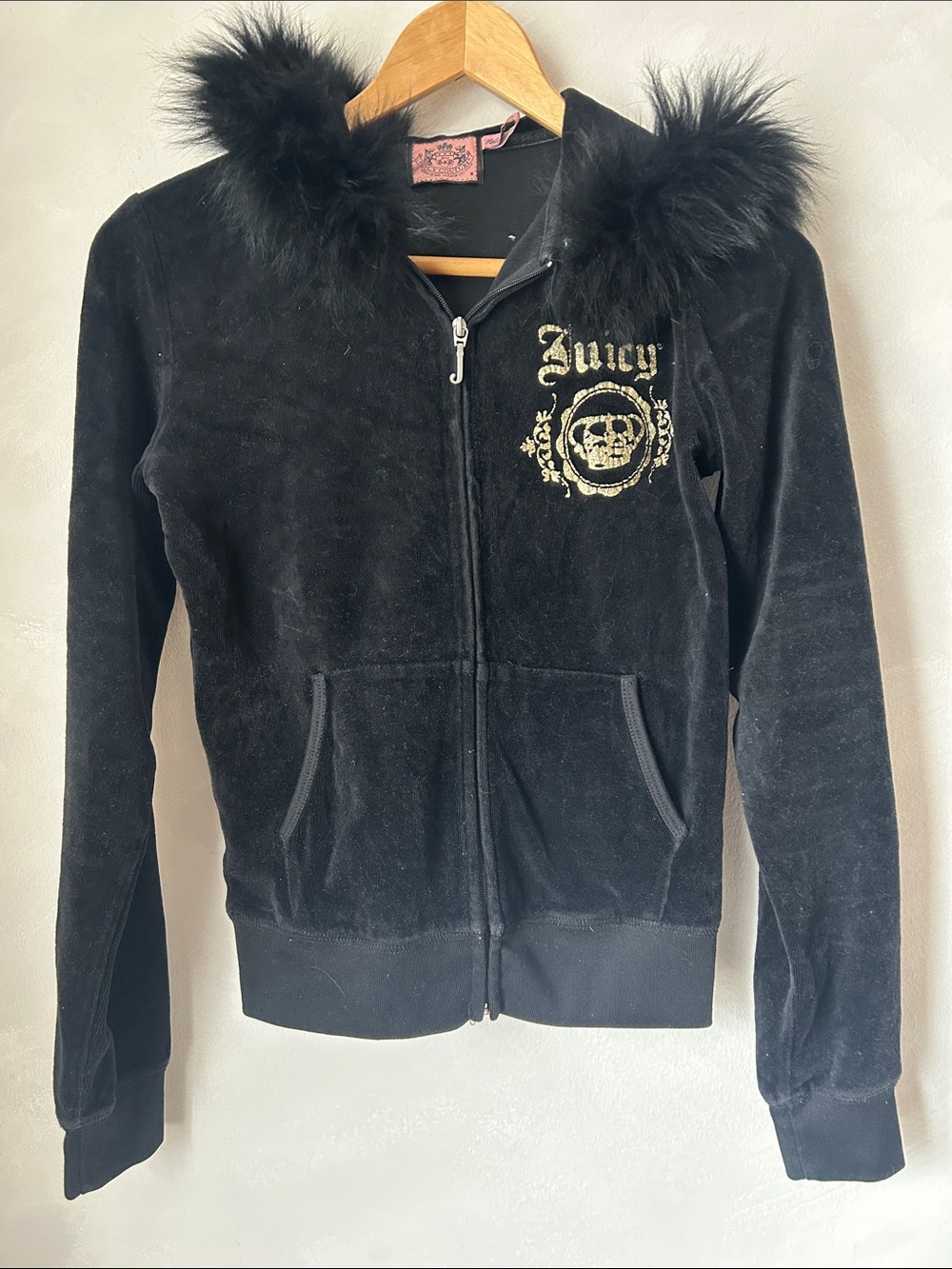 Juicy Couture Y2K vintage Royalty black Gold Fur Trim Hood Velour Size Medium